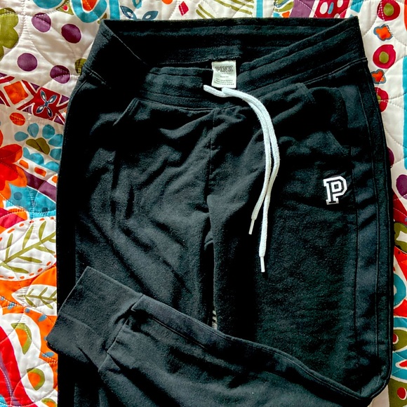 Victoria secret sweat pants. Black medium. Good condition.  Hardly worn. - Picture 1 of 3